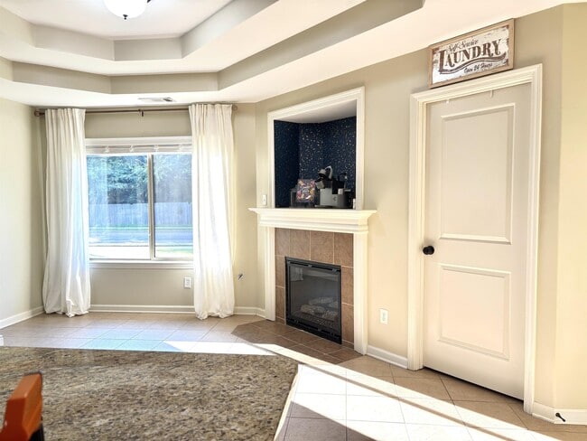 Building Photo - 6399 William Hill Dr