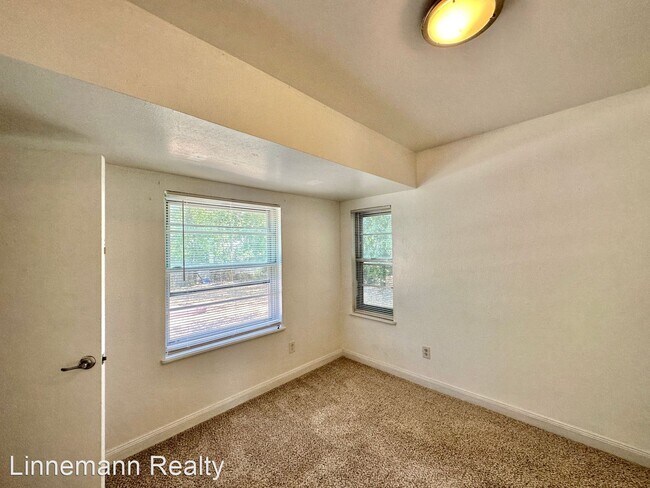 Building Photo - 3 br, 1.5 bath House - 707 S. 13th St