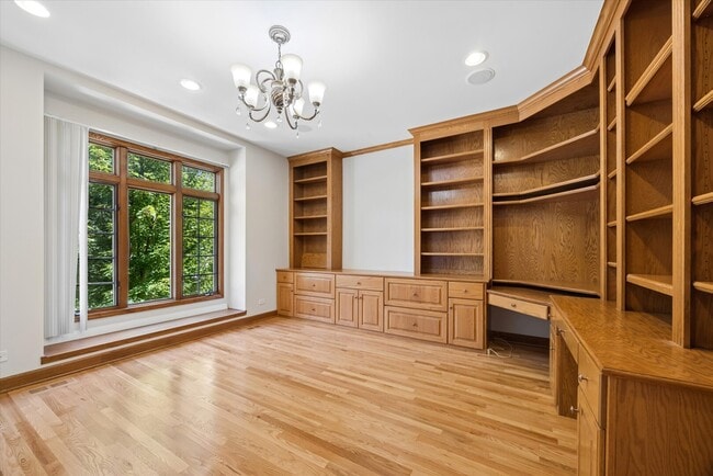 Building Photo - 9336 Falling Waters Dr W