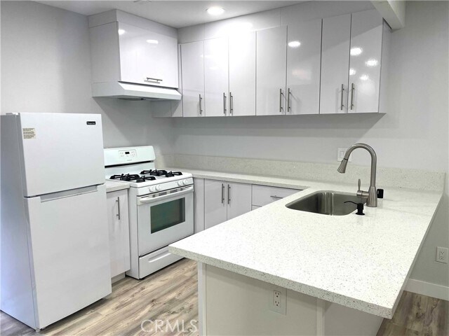 Building Photo - 16932 Pacific Coast Hwy