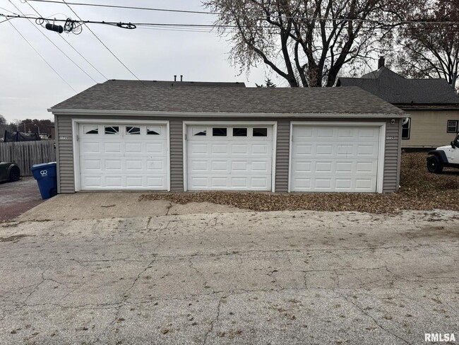 Building Photo - 1728 Taylor St