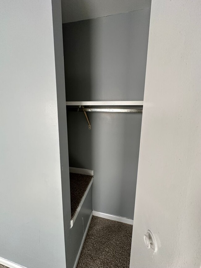 Building Photo - Henrico County Townhouse! 3 beds, 1.5 bath...