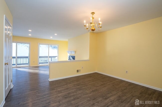 Building Photo - 42 Chicopee Dr