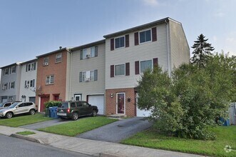Building Photo - Townhouse in Highspire