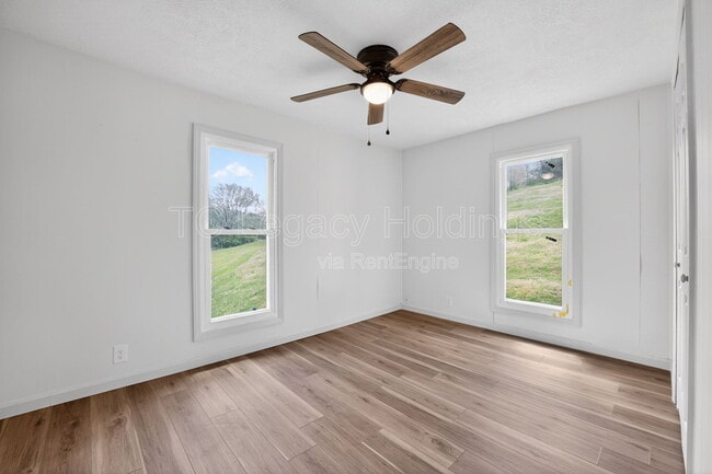 Building Photo - 73 Beechwood Ave