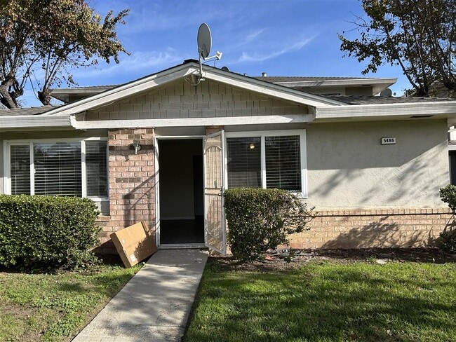 Building Photo - 5486 Tradewinds Walkway