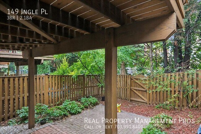Building Photo - 149 Ingle Pl