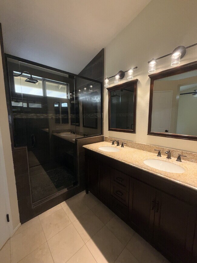 Building Photo - 3-Bedroom Home, Large Rear Yard! La Quinta, Long-term (1 Year) Rental