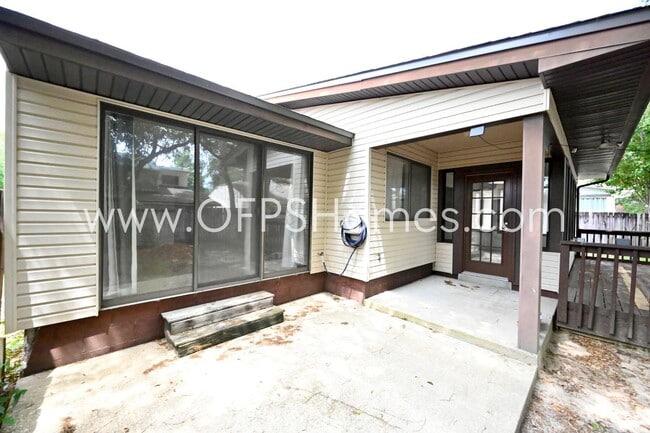 Building Photo - 3934 Balsam Dr