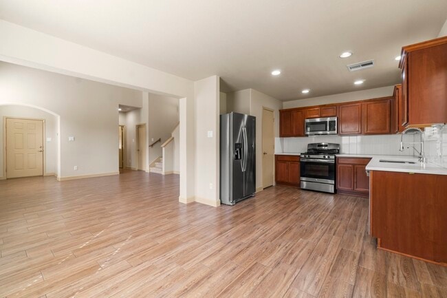 Building Photo - 21522 Daylily Hills Dr