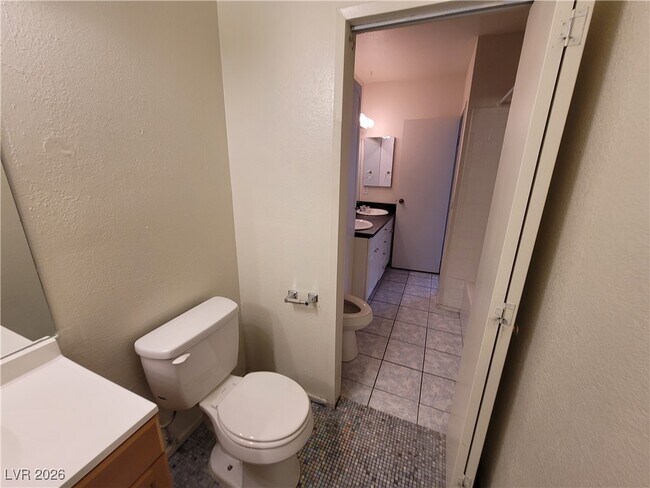 Building Photo - 241 Misty Isle Ln