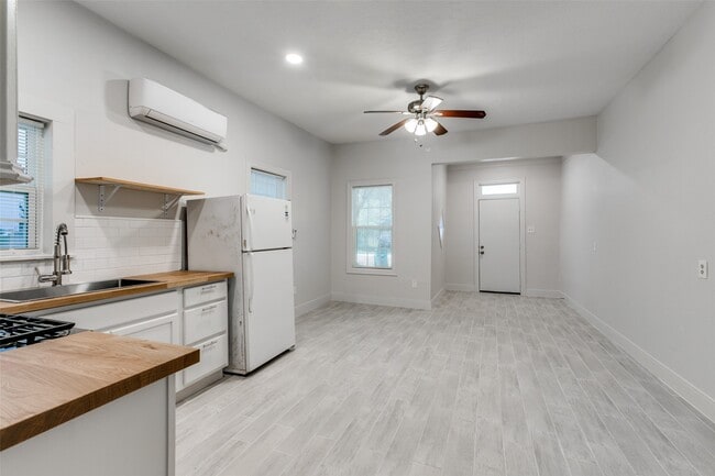 Building Photo - 7133 Avenue C