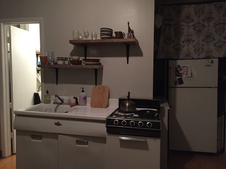 Building Photo - 567 Elmwood Ave