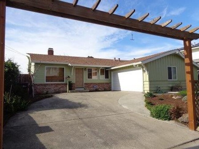 Primary Photo - Nor Cal Realty Inc, - 2 BD 2 BTH Single fa...