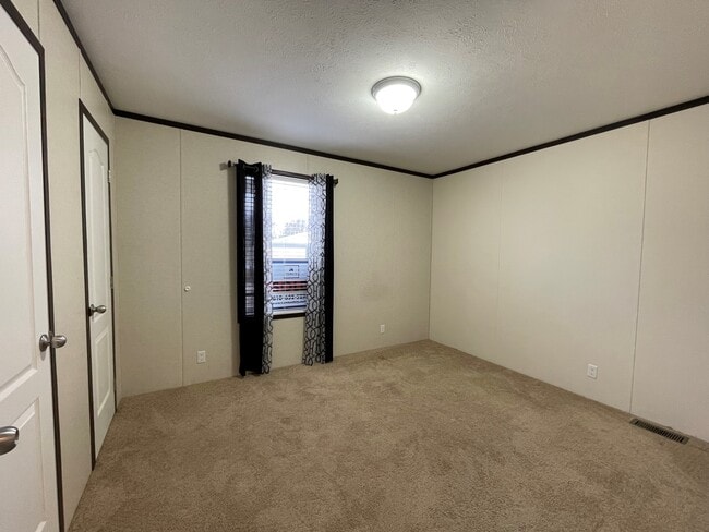 Building Photo - 235 Schirra Ave