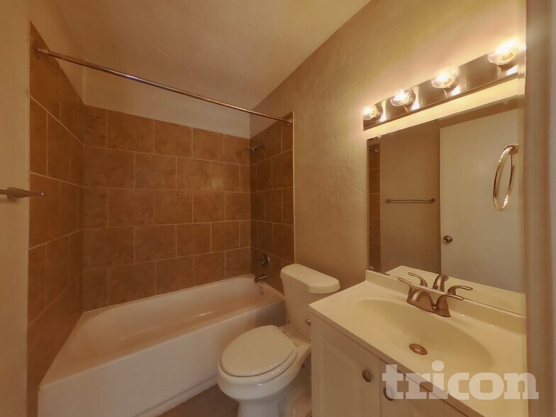 Building Photo - 5612 Cherilee Ln