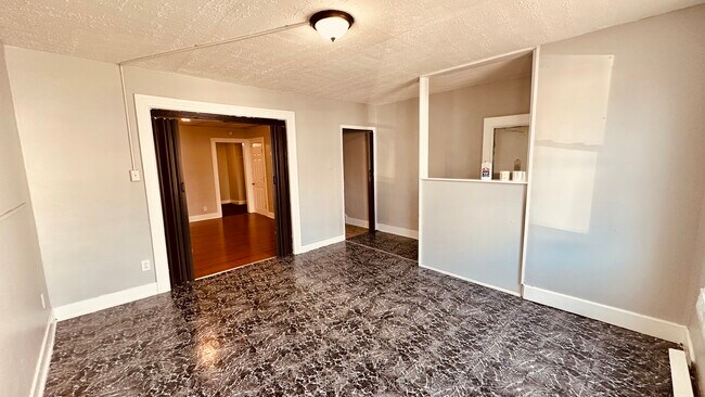 Primary Photo - 228 N Howard St