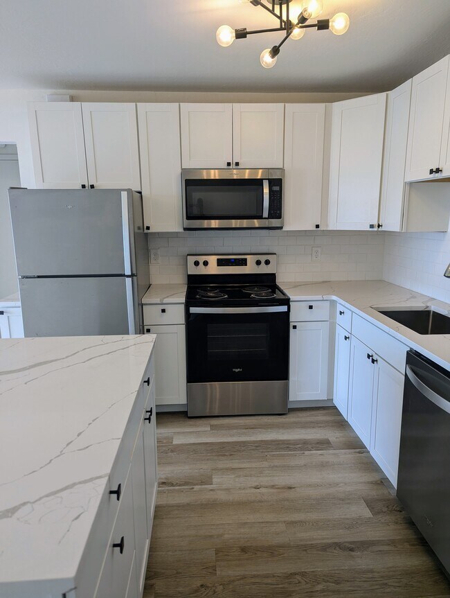 Building Photo - 32nd Ave