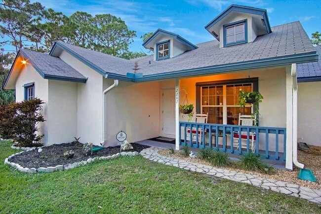 Building Photo - 12207 77th Pl N