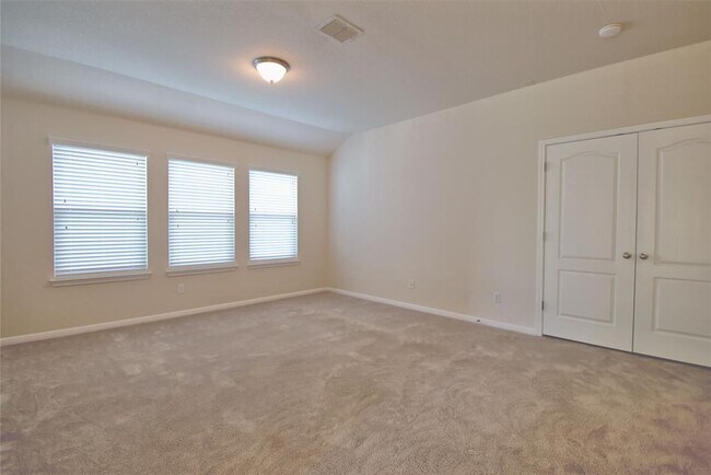 Building Photo - 1708 Stonehaven Ln