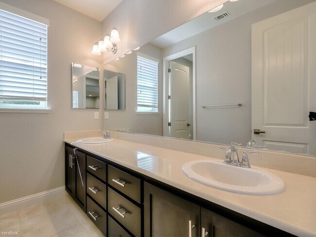 Building Photo - 33451 Bronco Loop