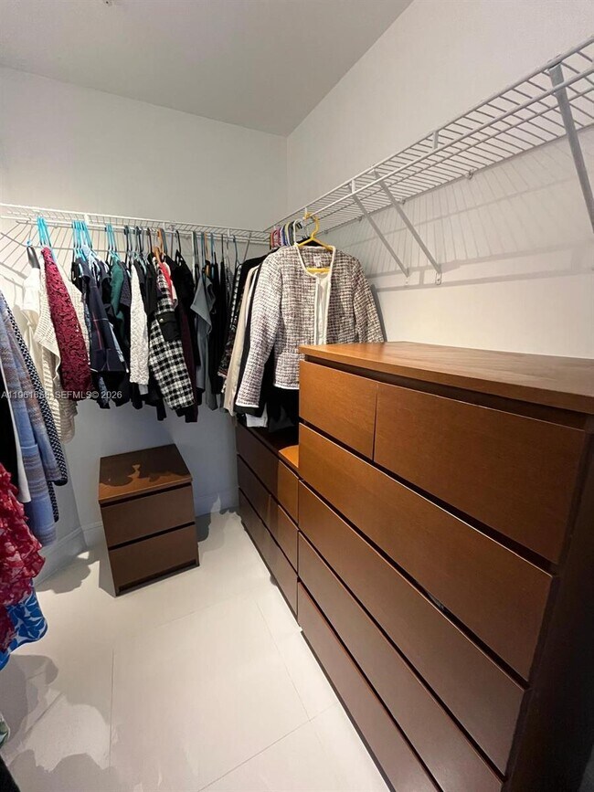 Building Photo - 7910 Harbor Island Dr