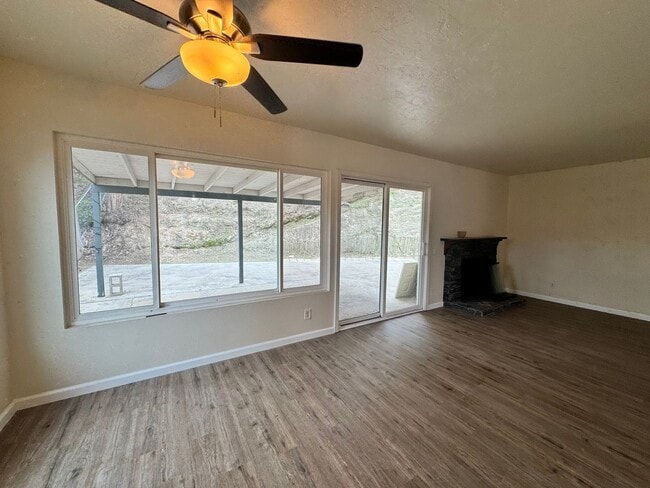 Building Photo - 3BR/2BA Home AVAILABLE NOW For Rent in El Cajon!
