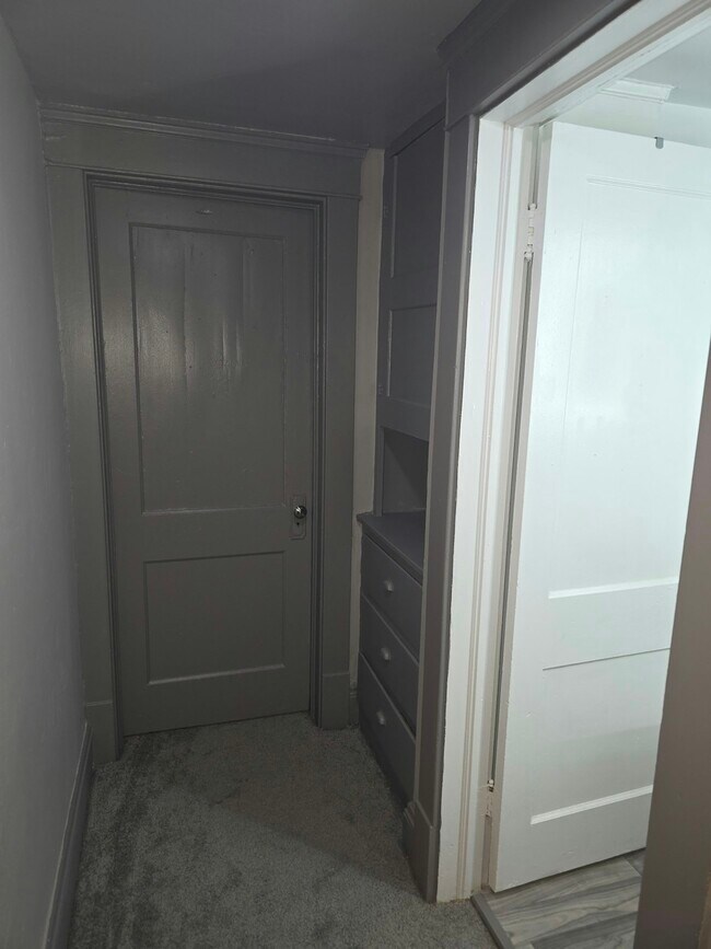 Building Photo - 650 E 130th St