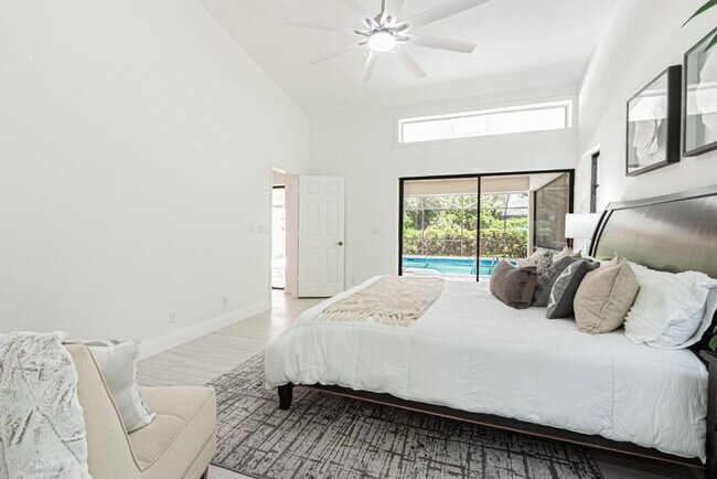 Building Photo - Newly Renovated 3 Bedroom Pool Home in Des...
