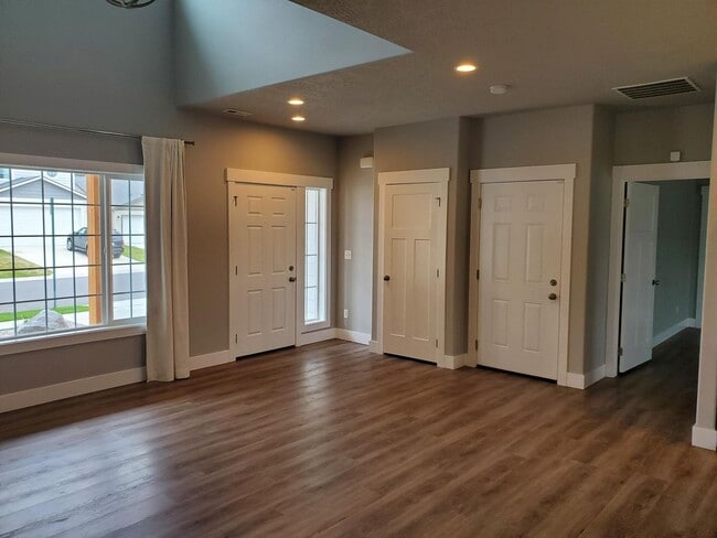 Building Photo - Craftsman 1 Story Zero Step House