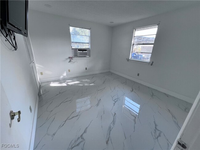 Building Photo - 3921 Fort Denaud Rd