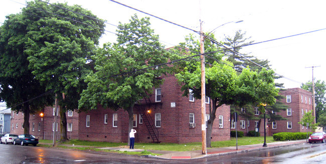 Building Photo - 1465 E Main Street