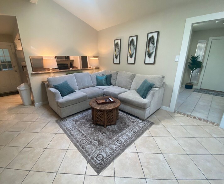 Building Photo - 2611 Woodline St