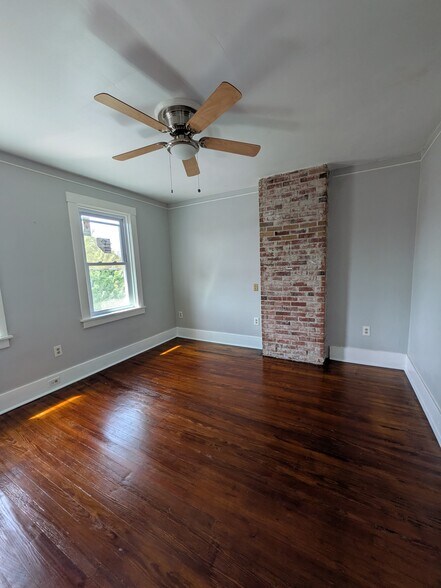 Building Photo - 313 Jacob St
