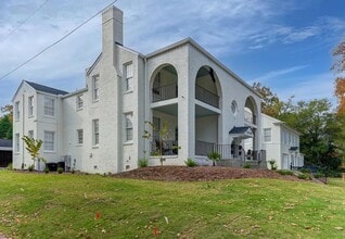 Building Photo - Pre-Leasing for the 26-27 School Year! - H...