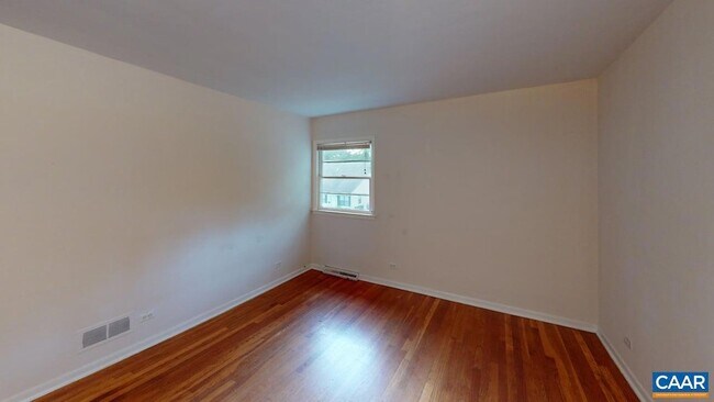 Building Photo - 130 Apple Tree Rd