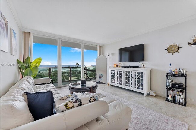 Building Photo - 333 NE 21st Ave