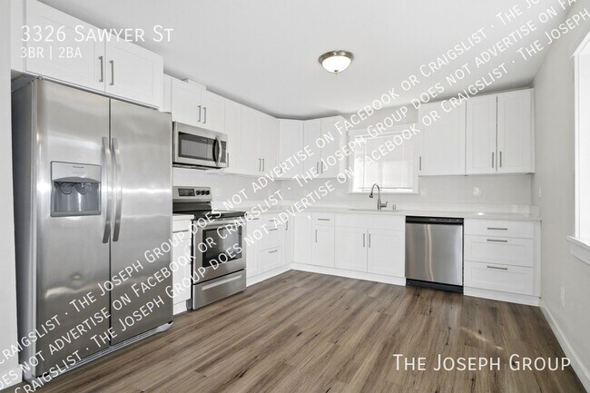 Building Photo - 3326 S Sawyer St