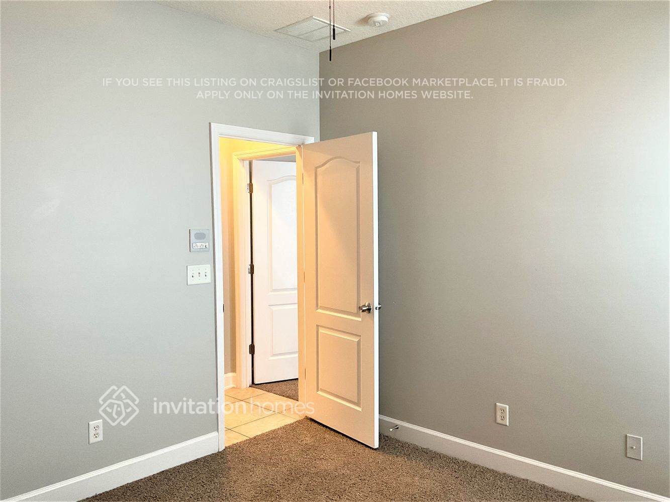 Building Photo - 14745 Falling Waters Dr