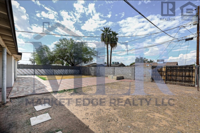 Building Photo - 5Bed/2Bath House at 35th Ave/Cactus! Move-In Ready on 04/02/2026! -- NO HOA!
