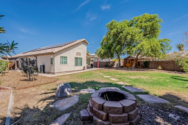 Building Photo - 4 bed, 2 bath home in Peoria