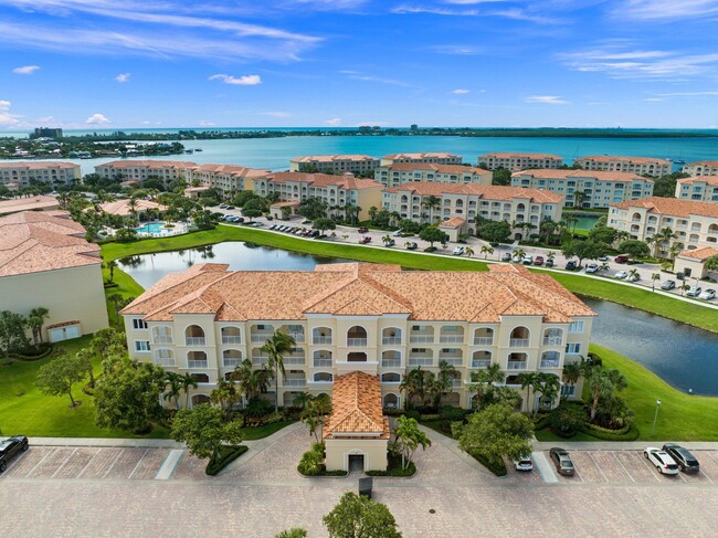 Building Photo - 1 Harbour Isle Dr E
