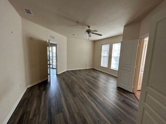 Building Photo - Gardens of Bridgehampton - 3 bedroom - 3 b...