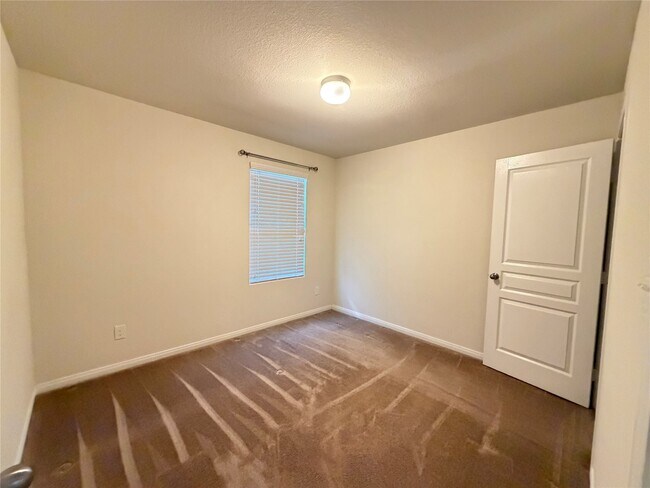 Building Photo - 2538 Bedrock Ln