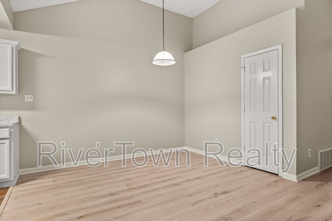 Building Photo - 7016 S Estacada Way