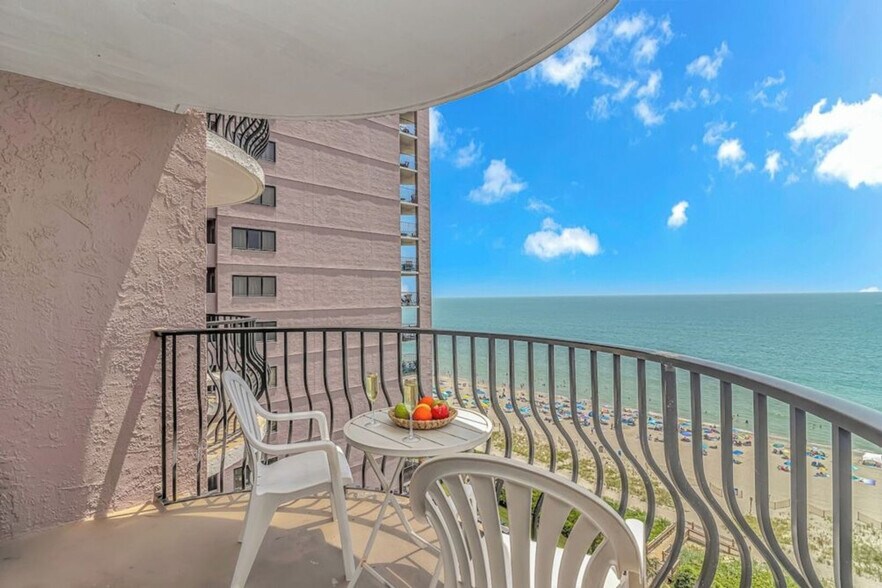 Building Photo - 2500 N Ocean Blvd
