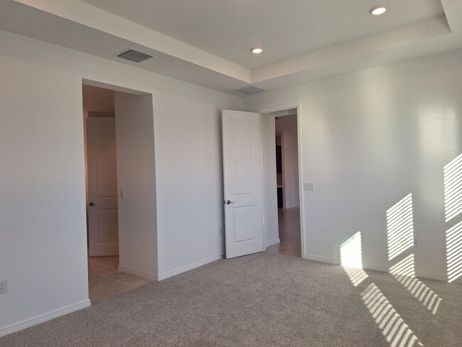 Building Photo - BRAND NEW ARDISIA PARK HOME-2000+ SQ FEET !