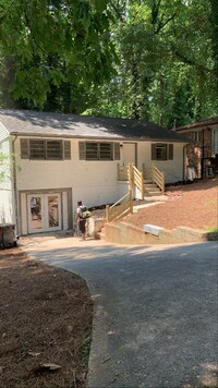 Building Photo - 2368 Jefferson Terrace