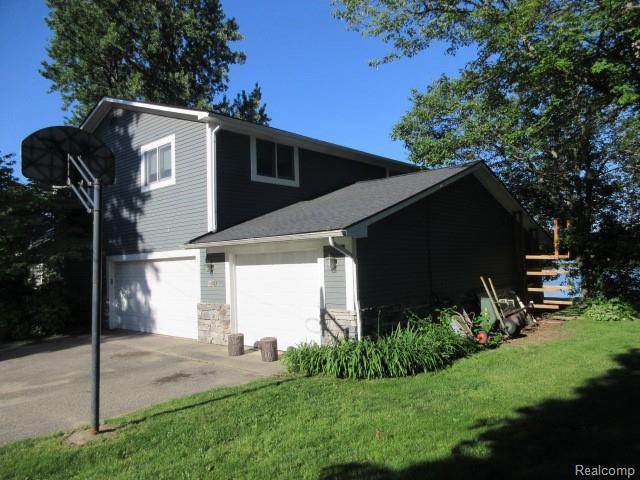 Building Photo - 4870 Lakeview Blvd