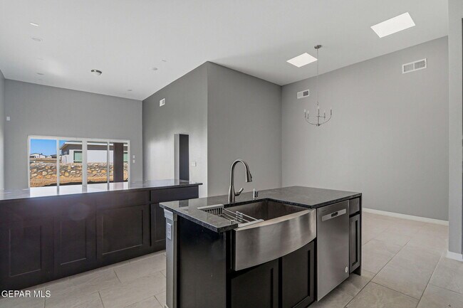 Building Photo - 941 Gulf Streams Ave